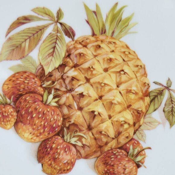 Vintage PM Jaeger & Co Harvest Dinner Plate, Pineapple & Strawberry, Heavy Gold - Picture 2 of 10